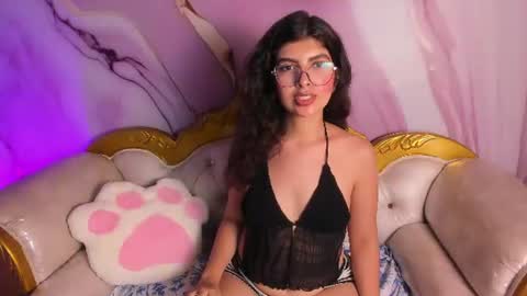 Snapshot of bella_cuttee chatting on 30, 7, 2026 B E L L A online show from 30, 7, 2026