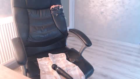      online show from 13, 1, 2025