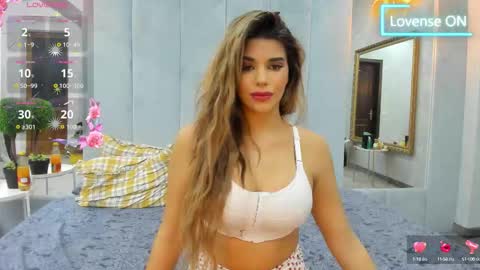 bella_posh online show from 6, 10, 2025