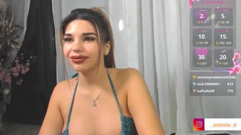 bella_posh online show from 6, 11, 2025