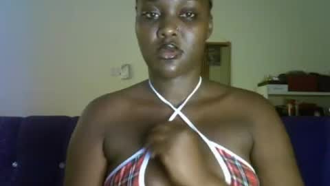 Snapshot of bella_reina chatting on 9, 7, 2026 bella_reina online show from 9, 7, 2026