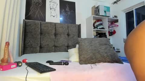 Bella sweetpea online show from 28, 2, 2026