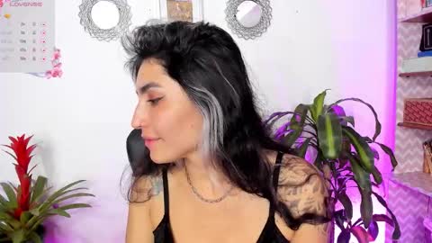 Bella online show from 30, 1, 2025