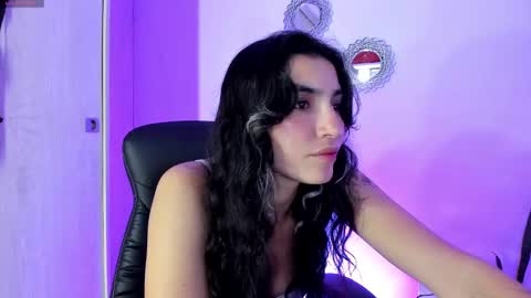 Bella online show from 8, 10, 2025