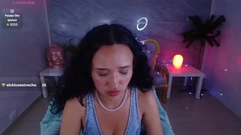 Snapshot of bella_vibes_s chatting on 9, 1, 2026 Bella online show from 9, 1, 2026