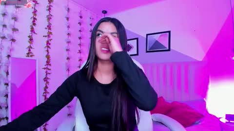 BELLA online show from 3, 12, 2025