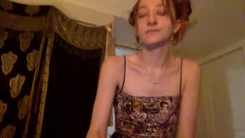 Snapshot of bellababe_e chatting on 4, 3, 2026 bellababe_e online show from 4, 3, 2026