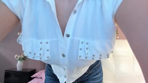 Bella Clair online show from 5, 2, 2025