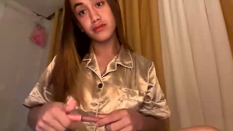 Snapshot of belladeputaxx chatting on 7, 6, 2026 IM BELLA online show from 7, 6, 2026