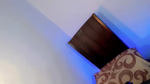 Bella rowt online show from 12, 11, 2025