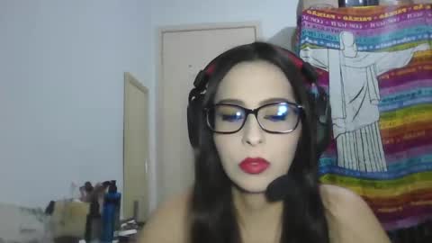 Bella Garcia online show from 17, 5, 2026