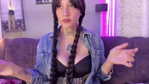 Bella online show from 13, 10, 2025