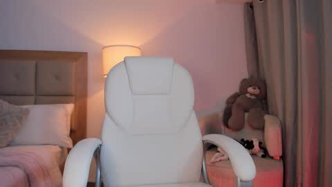 Snapshot of bellamia_ chatting on 16, 10, 2025 Bella Mia online show from 16, 10, 2025