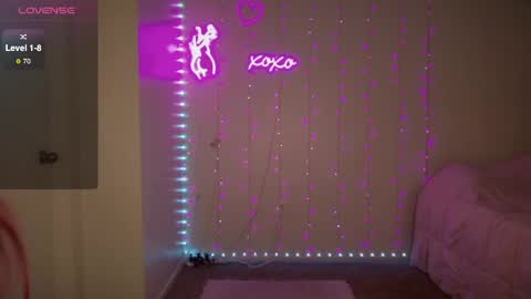 Snapshot of bellamonroee chatting on 16, 5, 2026 Bella Monroe online show from 16, 5, 2026