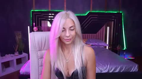 Bella online show from 8, 10, 2025