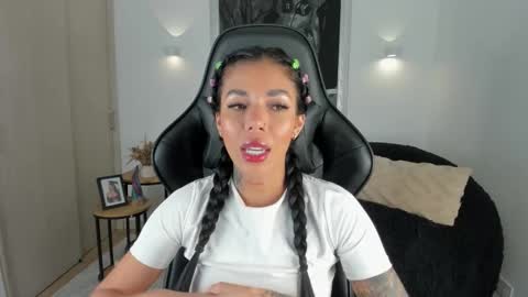 CALL ME BELLA online show from 4, 3, 2026