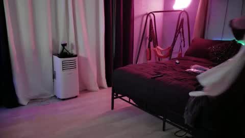 Bellaskeykeeper online show from 23, 4, 2026