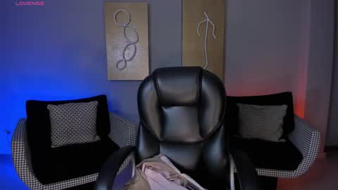 B E L L A  online show from 4, 6, 2026