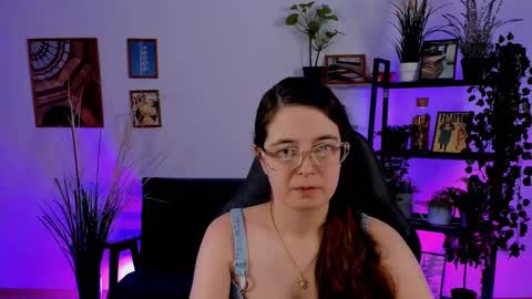 Snapshot of bellatrixllestrange chatting on 4, 1, 2025 Bella. Ntmu online show from 4, 1, 2025