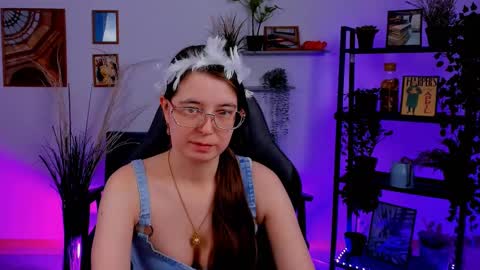 Snapshot of bellatrixllestrange chatting on 1, 2, 2025 Bella. Ntmu online show from 1, 2, 2025