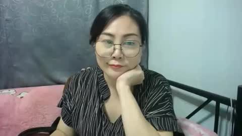 Bella online show from 11, 11, 2025