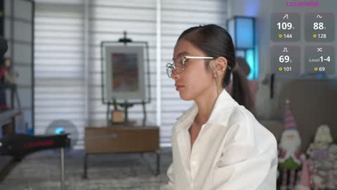 Belle Adrienne  IG  online show from 8, 1, 2025