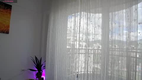 Snapshot of belle_blondy chatting on 8, 5, 2026 belle_blondy online show from 8, 5, 2026