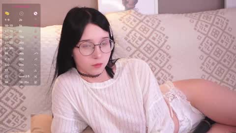 Snapshot of belle_phine chatting on 25, 4, 2026 Bea online show from 25, 4, 2026