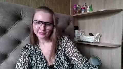 Snapshot of belleamiee chatting on 6, 11, 2025 Amelia online show from 6, 11, 2025