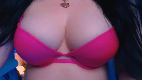 Hello I am kind friendly and cute girl online show from 18, 1, 2025