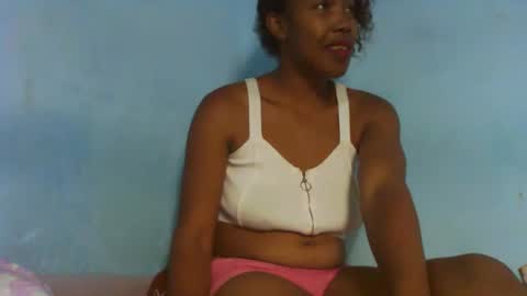 Snapshot of bellemiahxx chatting on 26, 2, 2025 bellemiahXx online show from 26, 2, 2025