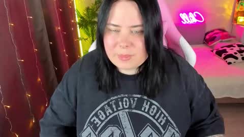 LinaBoo online show from 6, 11, 2025