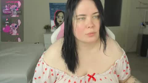 Snapshot of bellybooxo chatting on 25, 6, 2026 LinaBoo online show from 25, 6, 2026