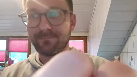 Snapshot of ben00189 chatting on 19, 3, 2026 ben00189 online show from 19, 3, 2026