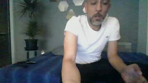 Snapshot of benbare13 chatting on 16, 1, 2025 benbare13 online show from 16, 1, 2025