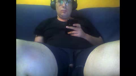 Snapshot of bender_35 chatting on 7, 1, 2025 bender_35 online show from 7, 1, 2025