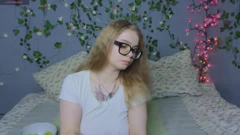 Snapshot of benevolently chatting on 18, 5, 2026 KENDALL NATHAN online show from 18, 5, 2026