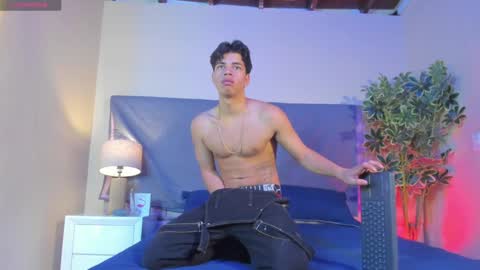 Snapshot of benjamin_more chatting on 4, 2, 2025 BENJAMIN online show from 4, 2, 2025