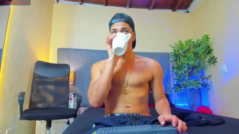 Snapshot of benjamin_more chatting on 16, 2, 2025 BENJAMIN online show from 16, 2, 2025