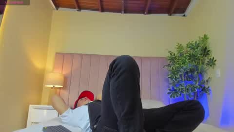 Snapshot of benjamin_more chatting on 23, 2, 2025 BENJAMIN online show from 23, 2, 2025