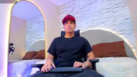 Snapshot of benjamin_more chatting on 28, 2, 2025 BENJAMIN online show from 28, 2, 2025