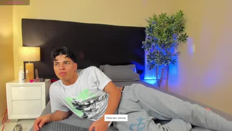 Snapshot of benjamin_more chatting on 7, 3, 2025 BENJAMIN online show from 7, 3, 2025