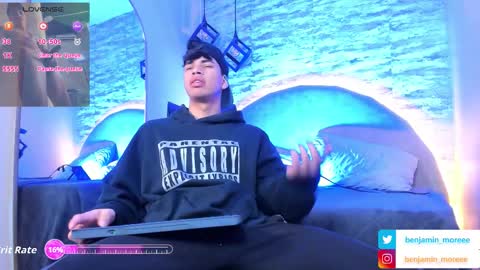 Snapshot of benjamin_more chatting on 15, 9, 2025 BENJAMIN online show from 15, 9, 2025