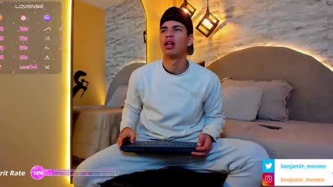 Snapshot of benjamin_more chatting on 24, 9, 2025 BENJAMIN online show from 24, 9, 2025