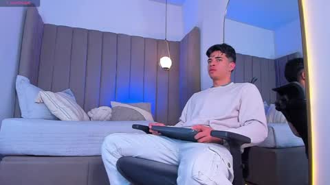 BENJAMIN online show from 17, 5, 2026