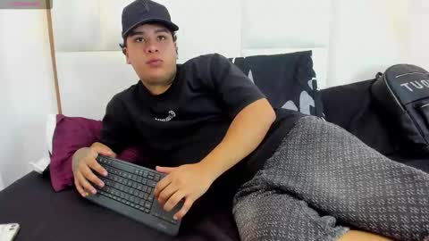 Snapshot of bennett_alejoo chatting on 16, 9, 2025 bennett_alejoo online show from 16, 9, 2025