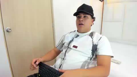 Snapshot of bennett_alejoo chatting on 17, 9, 2025 bennett_alejoo online show from 17, 9, 2025