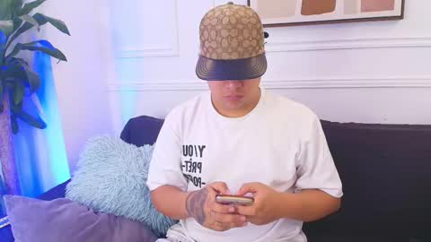 Snapshot of bennett_alejoo chatting on 13, 10, 2025 bennett_alejoo online show from 13, 10, 2025