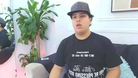 Snapshot of bennett_alejoo chatting on 20, 10, 2025 bennett_alejoo online show from 20, 10, 2025