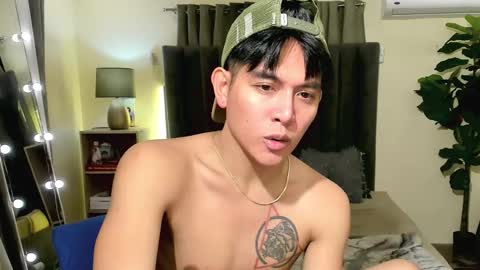 Snapshot of bentlyfuck chatting on 28, 11, 2025 bentlyfuck online show from 28, 11, 2025